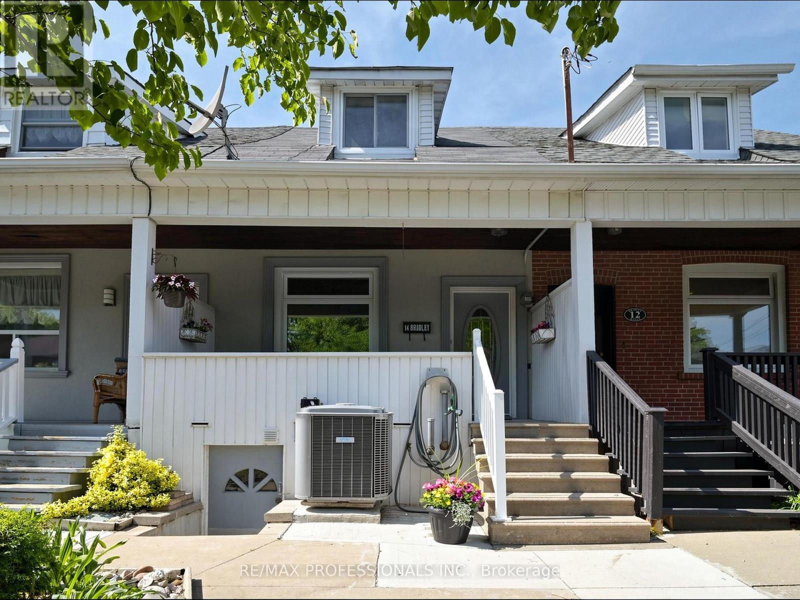 14 Bradley Avenue, Toronto, Ontario  M6S 2N1 - Photo 5 - W13233928