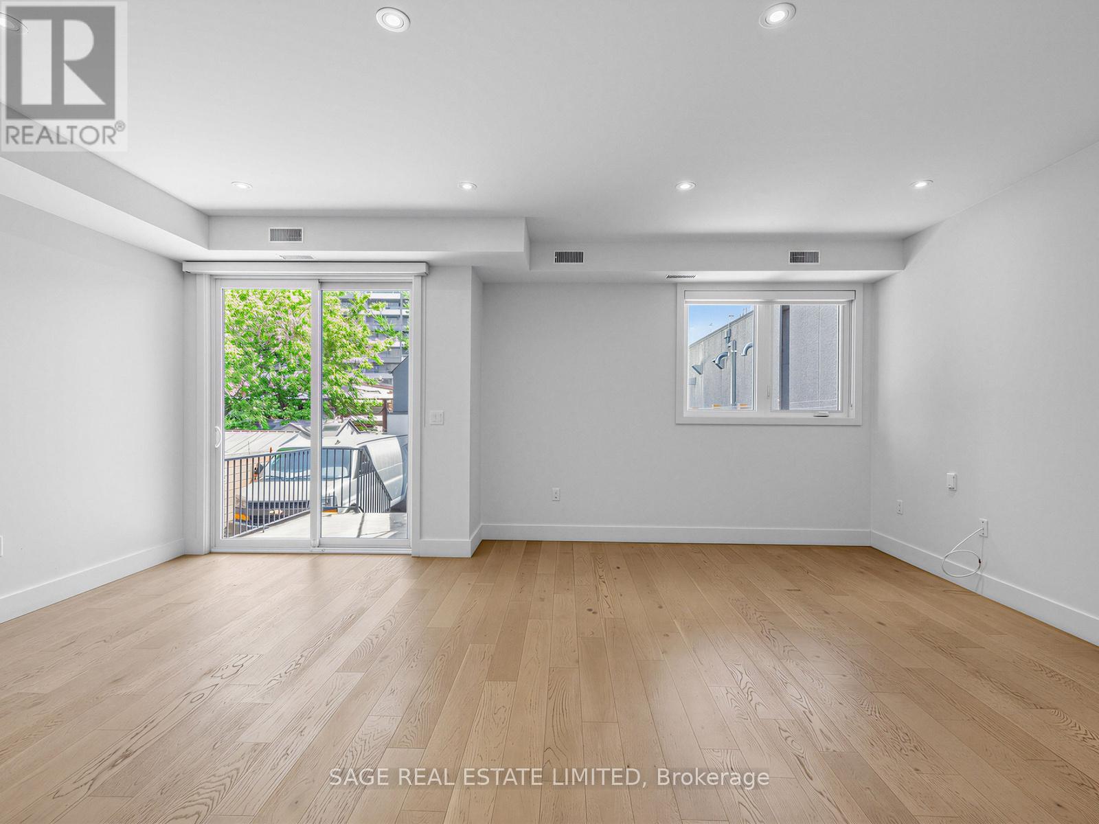 1 - 909 Castlefield Avenue, Toronto, Ontario  M6B 1C9 - Photo 11 - W13233956