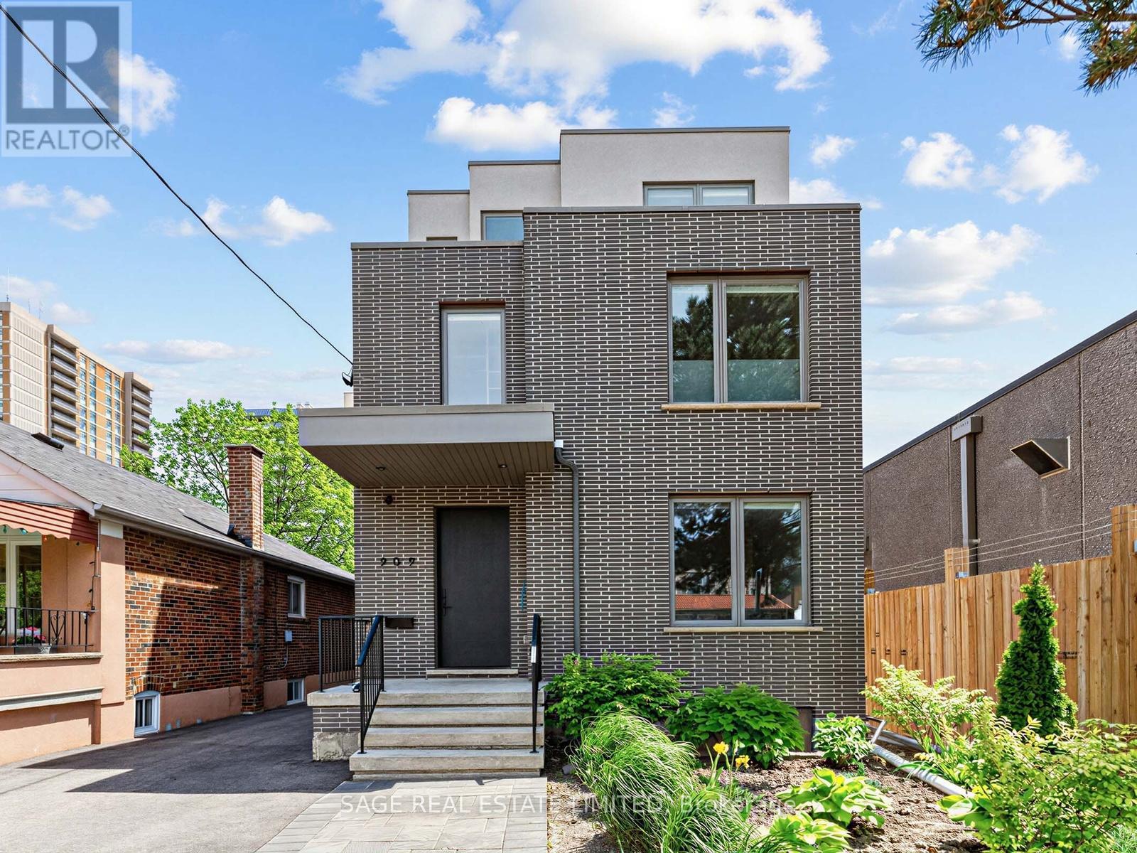 1 - 909 Castlefield Avenue, Toronto, Ontario  M6B 1C9 - Photo 2 - W13233956