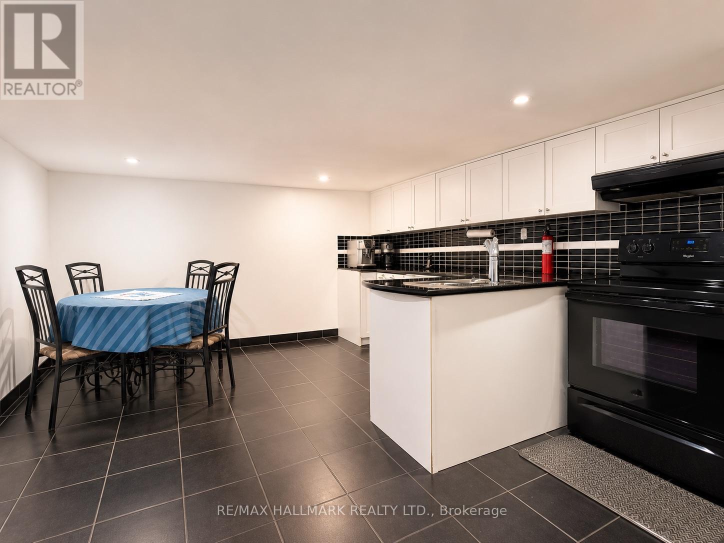 100 Ascot Avenue, Toronto, Ontario  M6E 1E9 - Photo 40 - W13233986