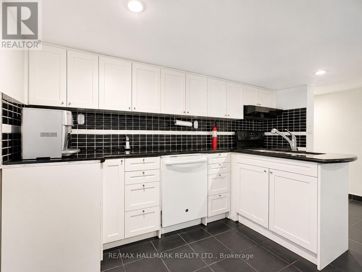 100 Ascot Avenue, Toronto, Ontario  M6E 1E9 - Photo 41 - W13233986