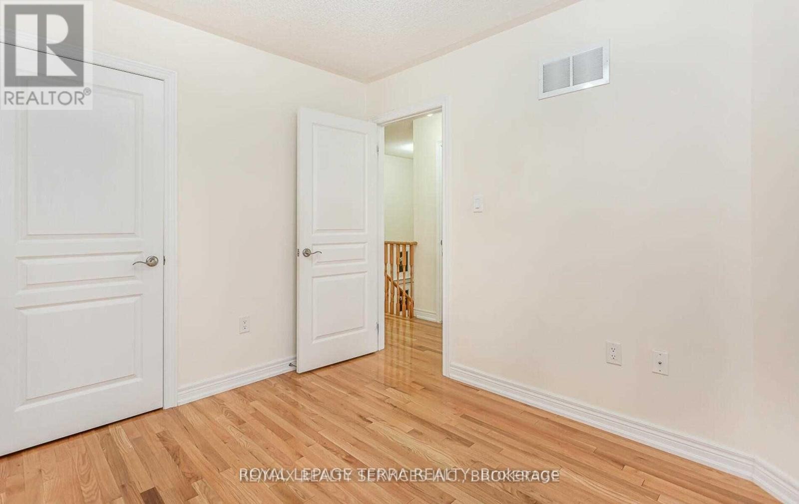 9 Chesterwood Crescent, Brampton, Ontario  L6Y 0Z3 - Photo 12 - W13233996