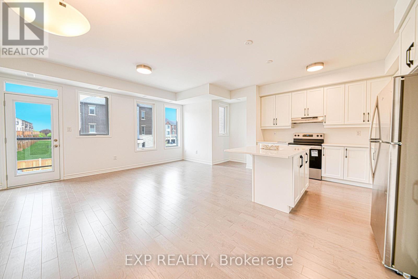 5138 Vetere Street, Mississauga, Ontario  L5M 2S8 - Photo 3 - W13234006