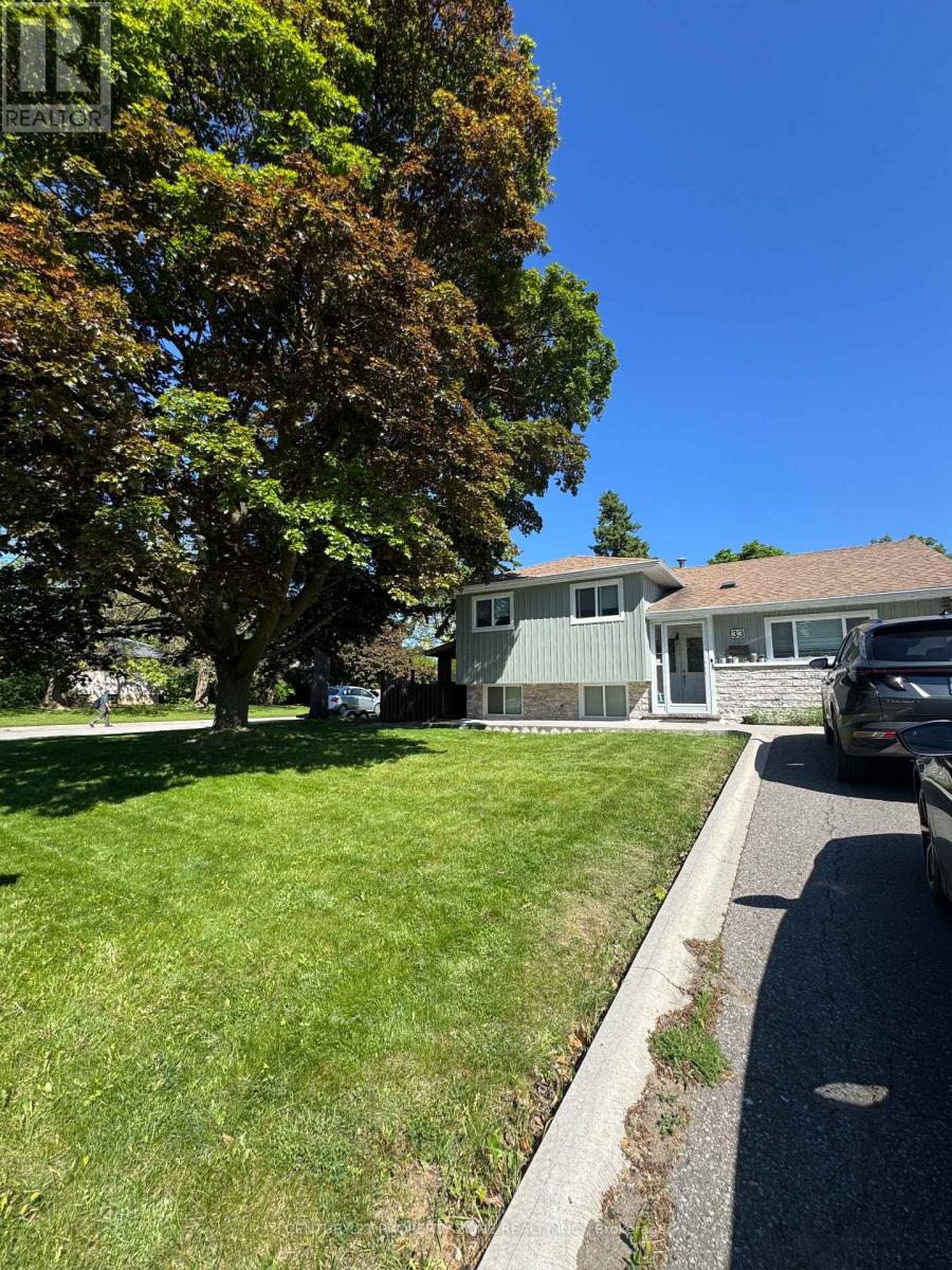 33 FLOWERTOWN AVENUE, Brampton, Ontario