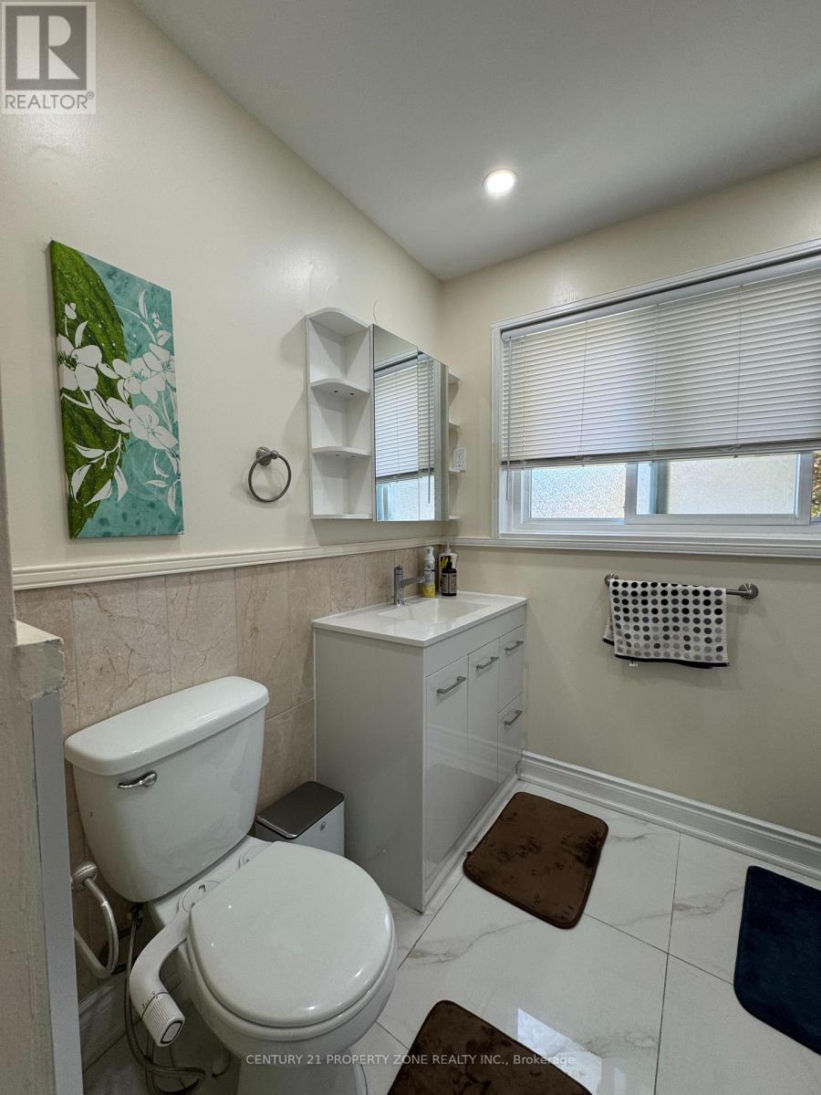 33 Flowertown Avenue, Brampton, Ontario  L6X 2K4 - Photo 16 - W13234030