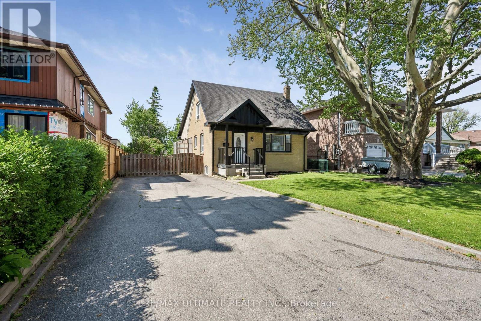 MAIN - 34 COMPTON CRESCENT, Toronto, Ontario