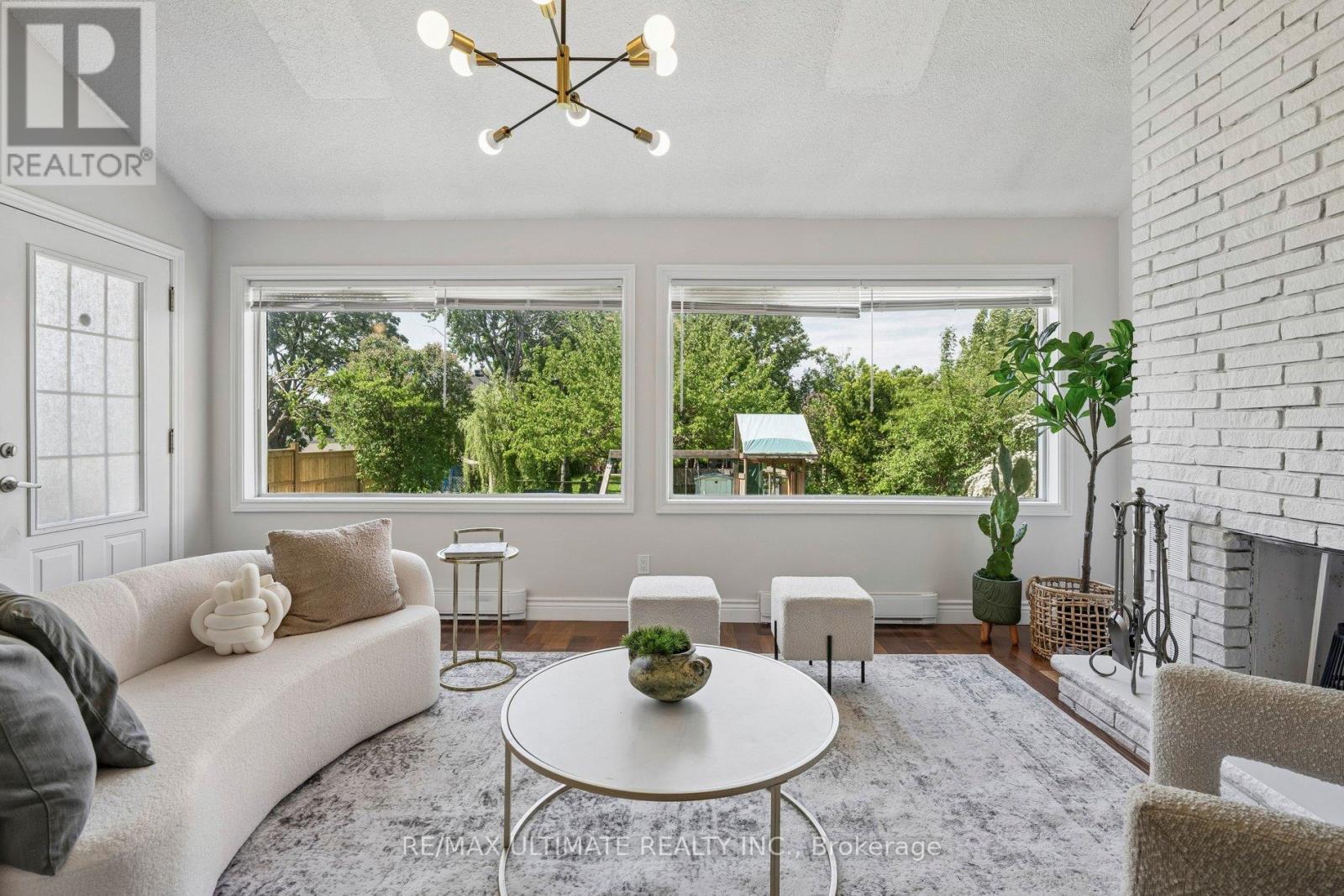 Main - 34 Compton Crescent, Toronto, Ontario  M3M 2C2 - Photo 11 - W13234076