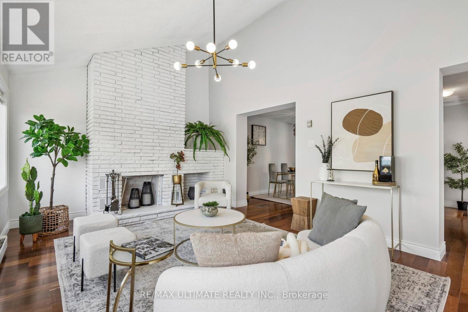 Main - 34 Compton Crescent, Toronto, Ontario  M3M 2C2 - Photo 13 - W13234076