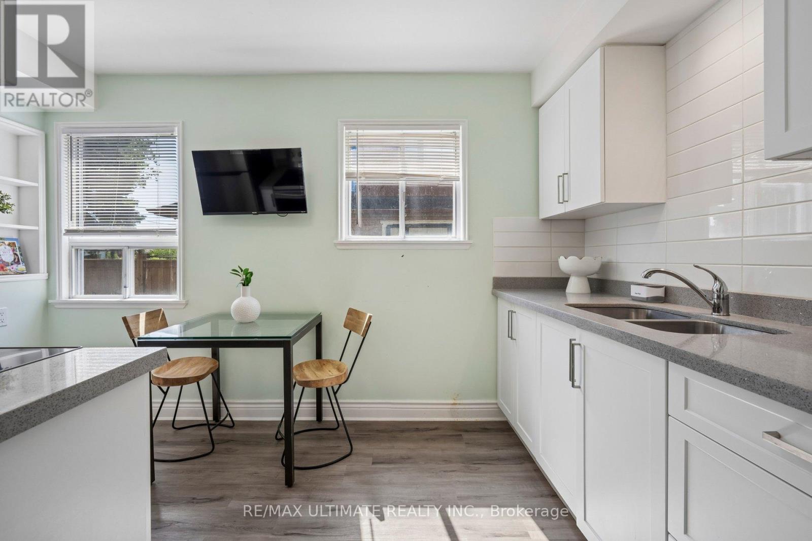 Main - 34 Compton Crescent, Toronto, Ontario  M3M 2C2 - Photo 16 - W13234076