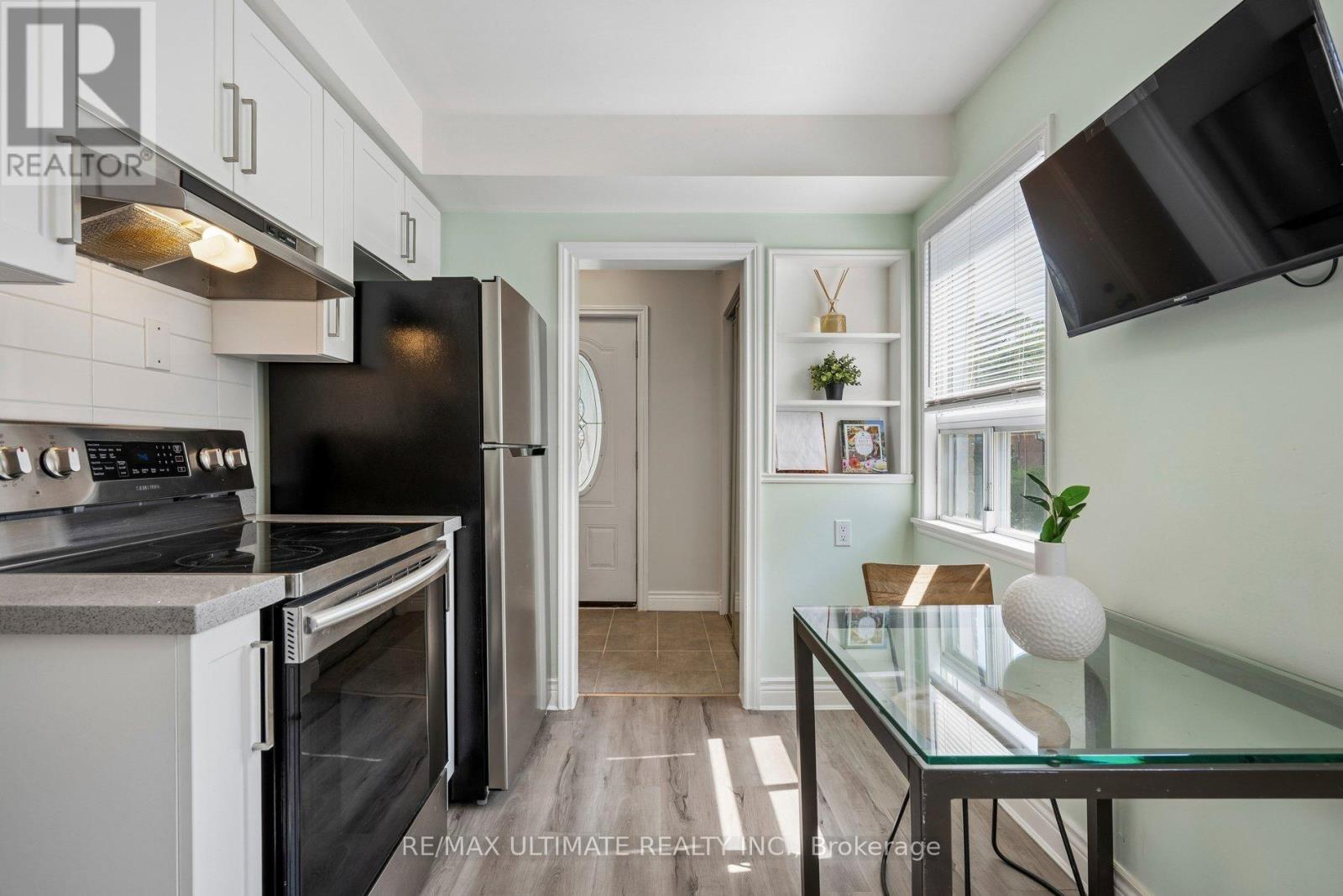 Main - 34 Compton Crescent, Toronto, Ontario  M3M 2C2 - Photo 20 - W13234076