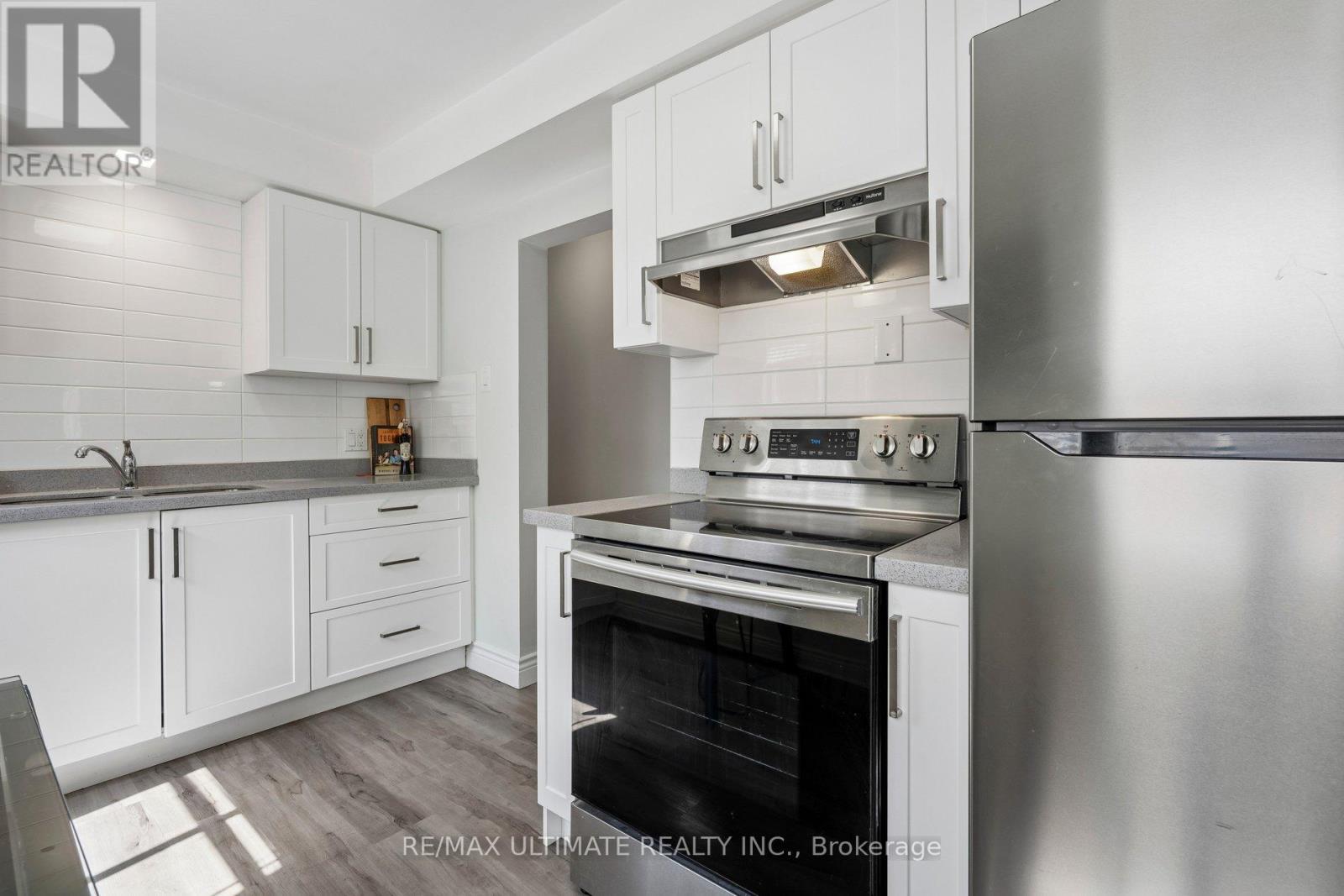 Main - 34 Compton Crescent, Toronto, Ontario  M3M 2C2 - Photo 21 - W13234076