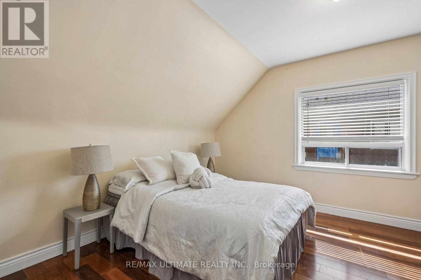 Main - 34 Compton Crescent, Toronto, Ontario  M3M 2C2 - Photo 24 - W13234076
