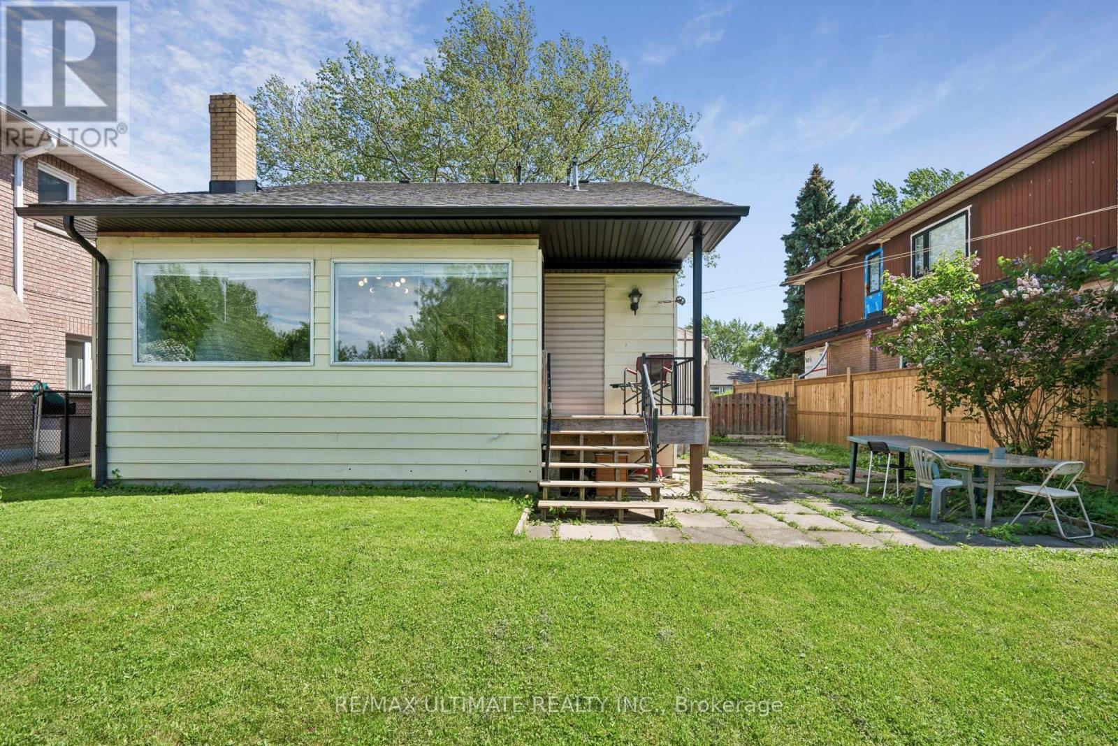 Main - 34 Compton Crescent, Toronto, Ontario  M3M 2C2 - Photo 31 - W13234076