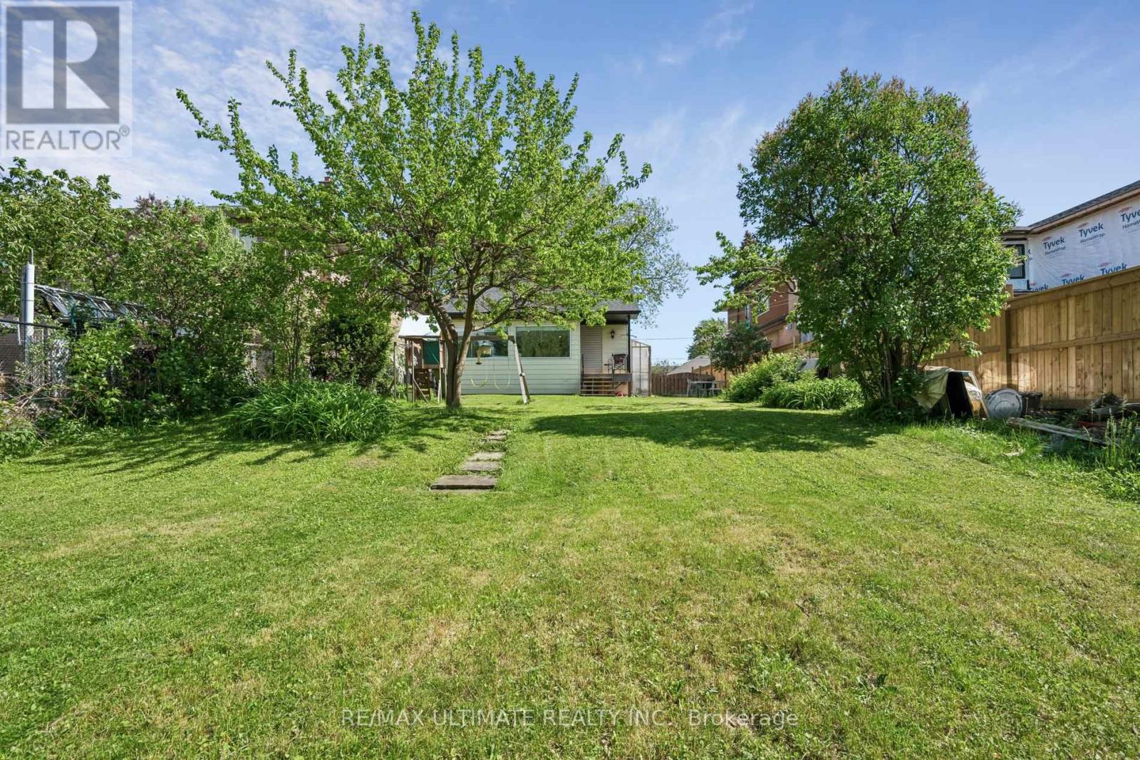 Main - 34 Compton Crescent, Toronto, Ontario  M3M 2C2 - Photo 33 - W13234076