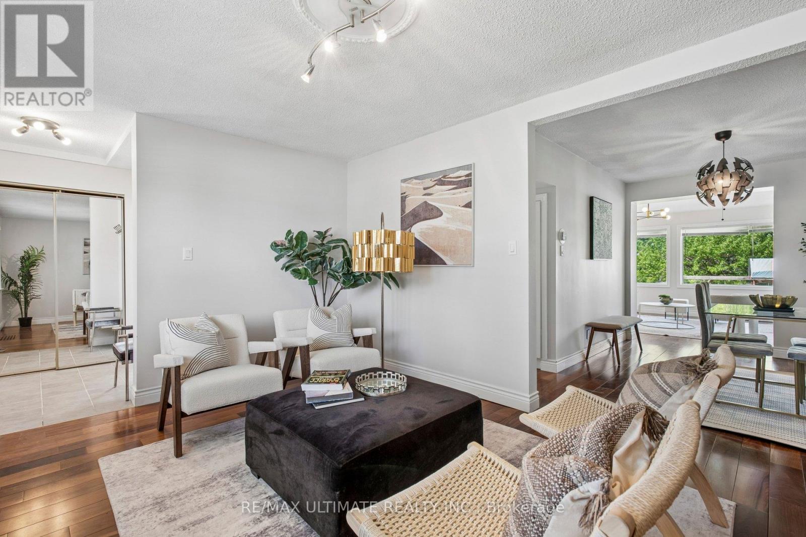 Main - 34 Compton Crescent, Toronto, Ontario  M3M 2C2 - Photo 6 - W13234076