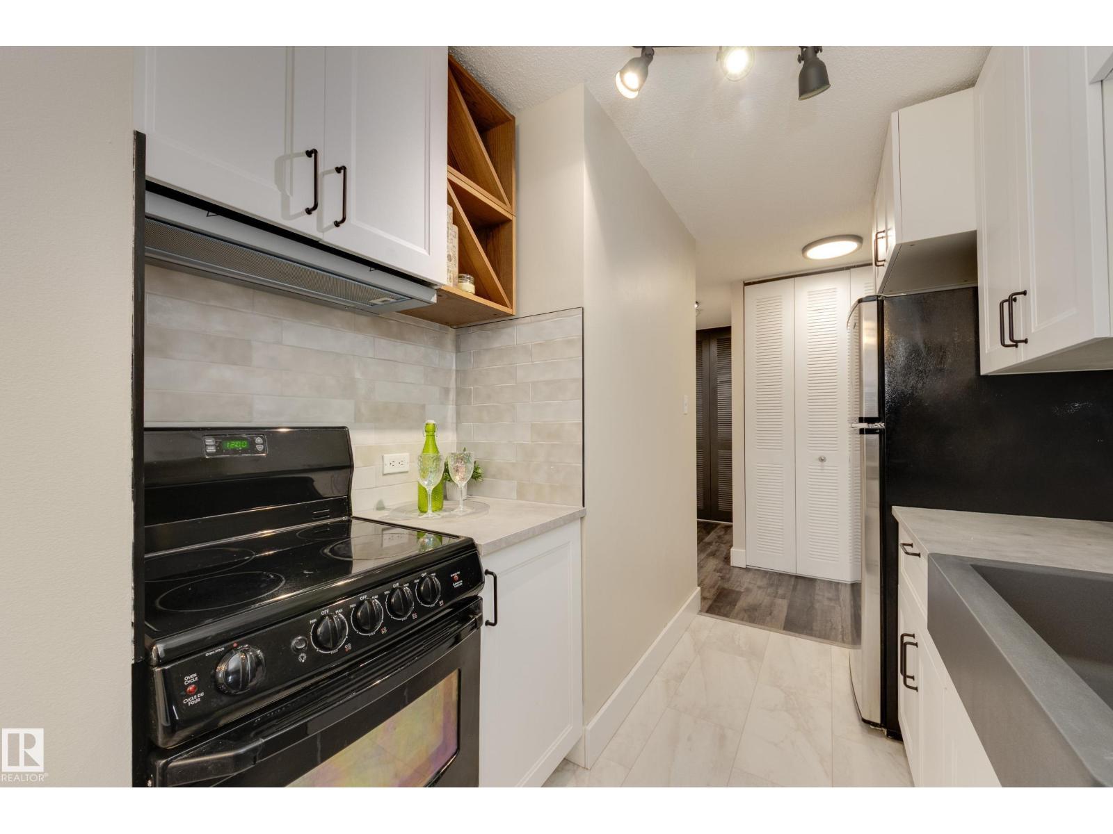 #103 9930 113 St NW, Edmonton, Alberta  T5K 1N8 - Photo 11 - E4489412