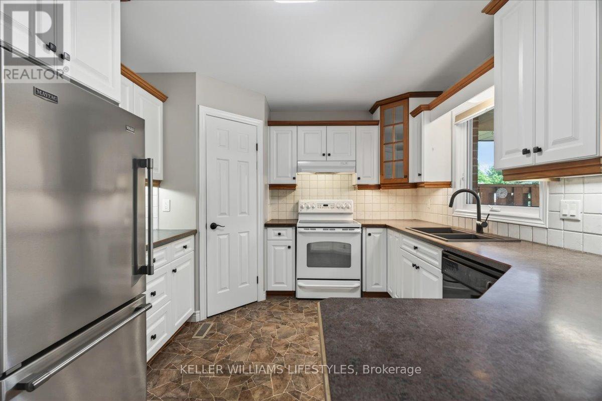 49 Ann Street, Lambton Shores, Ontario  N0M 1B0 - Photo 13 - X13234338