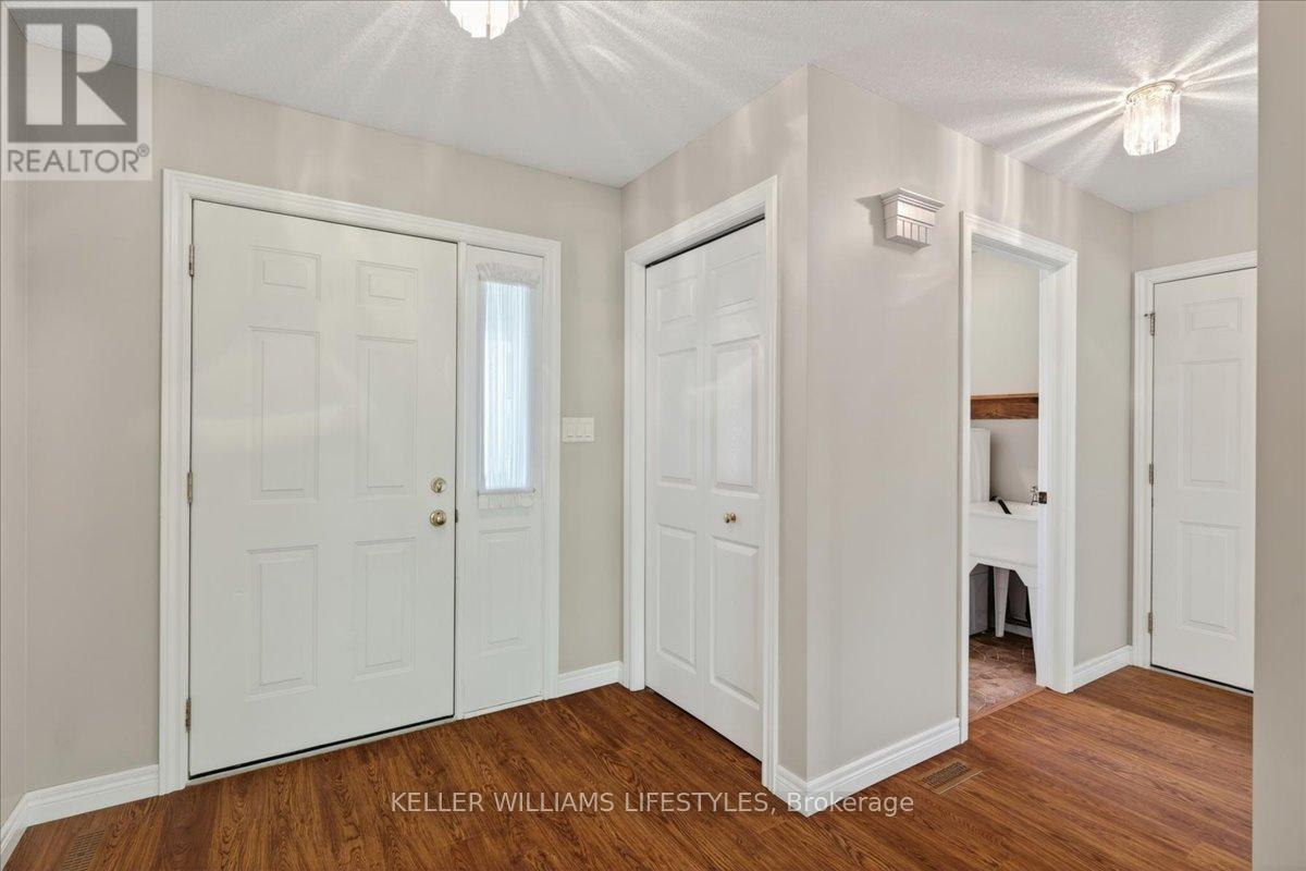 49 Ann Street, Lambton Shores, Ontario  N0M 1B0 - Photo 5 - X13234338