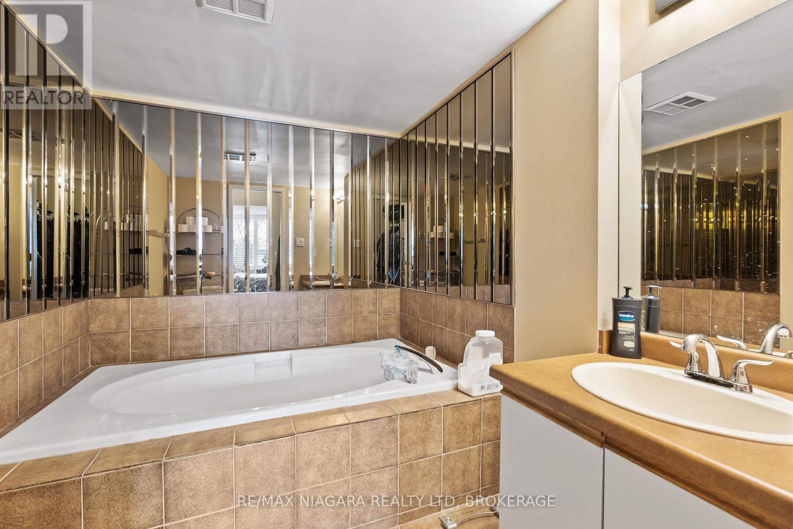 B5 - 7 Gale Crescent, St. Catharines, Ontario  L2R 7M8 - Photo 14 - X12983432