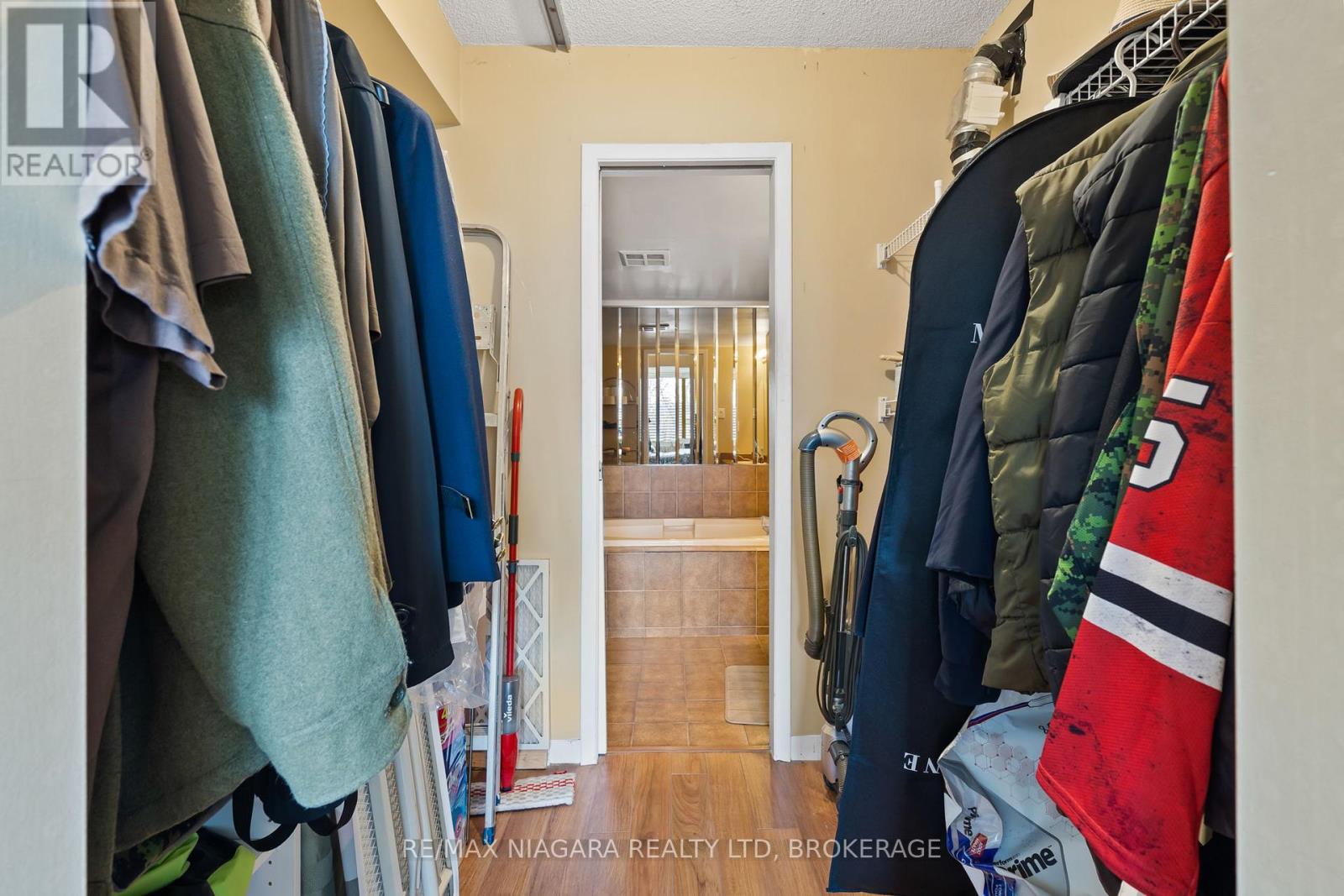 B5 - 7 Gale Crescent, St. Catharines, Ontario  L2R 7M8 - Photo 13 - X12983432