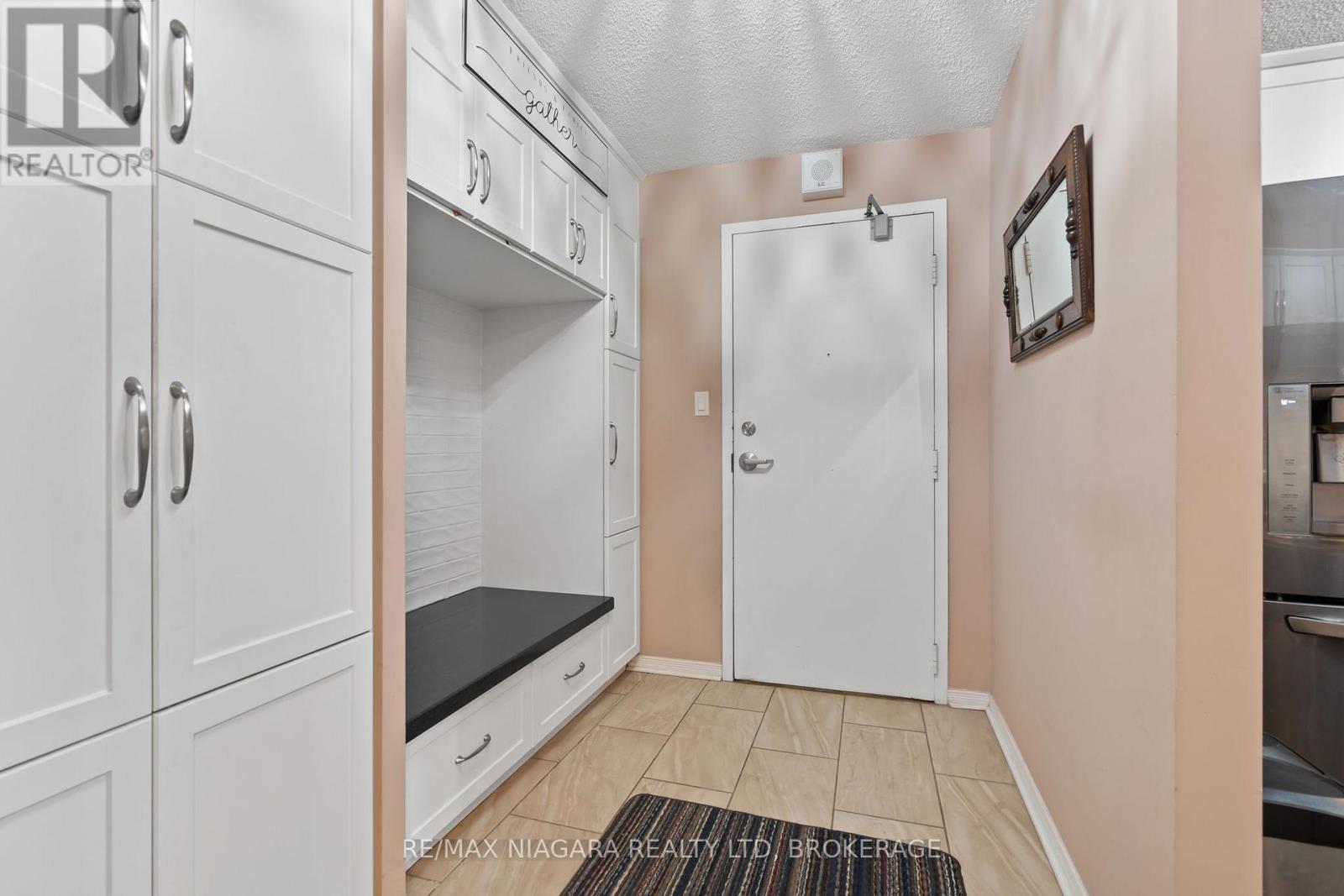 B5 - 7 Gale Crescent, St. Catharines, Ontario  L2R 7M8 - Photo 3 - X12983432