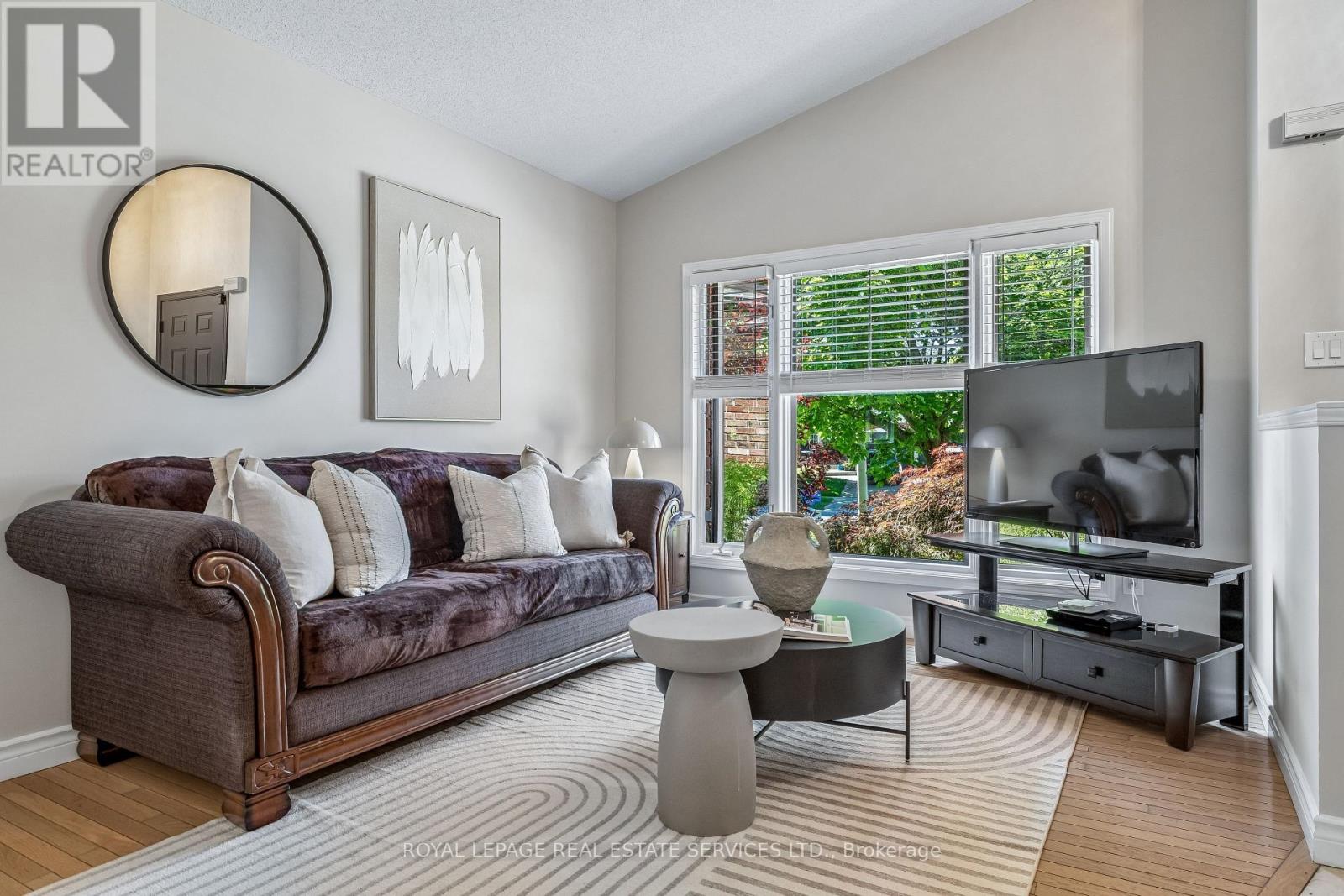 39 Liam Drive, Hamilton, Ontario  L9G 4Y1 - Photo 6 - X13233916
