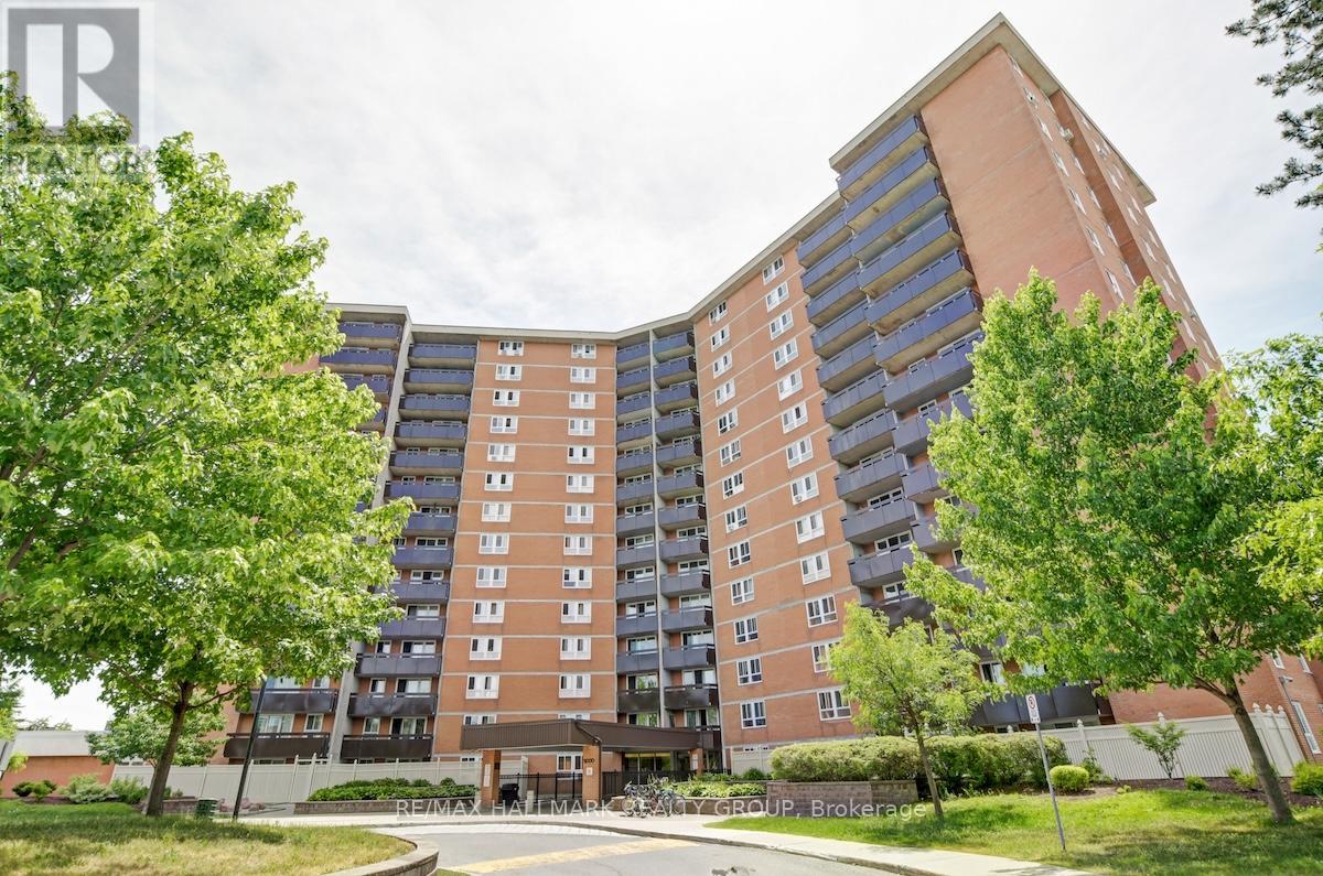 210 - 2000 JASMINE CRESCENT, Ottawa, Ontario