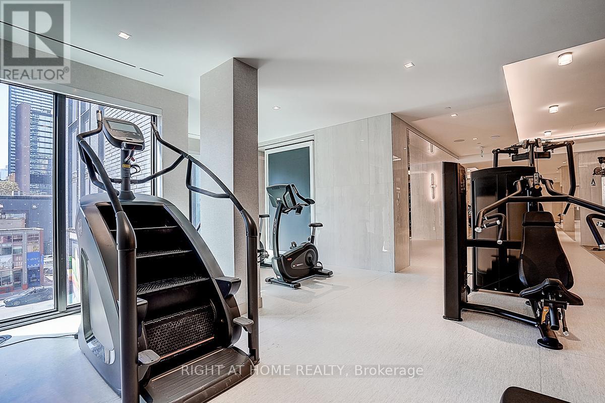 2606 - 8 Wellesley Street W, Toronto, Ontario  M4Y 0J5 - Photo 18 - C13224822