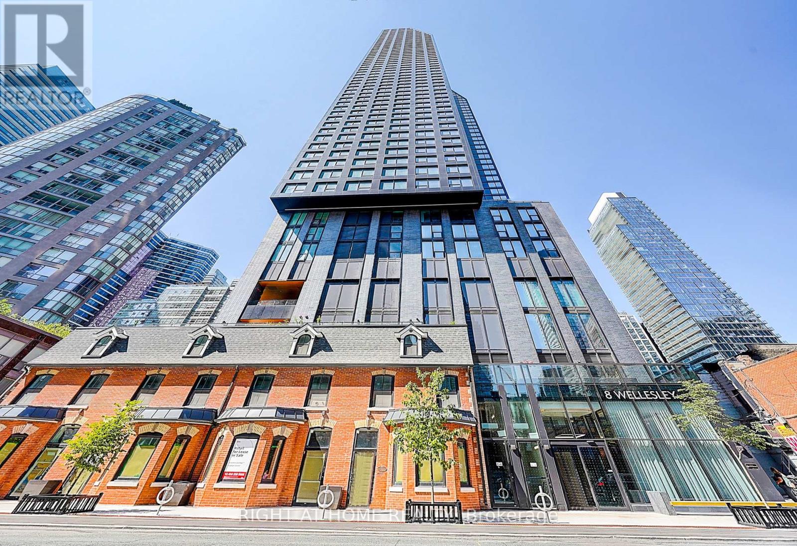 2606 - 8 Wellesley Street W, Toronto, Ontario  M4Y 0J5 - Photo 2 - C13224822