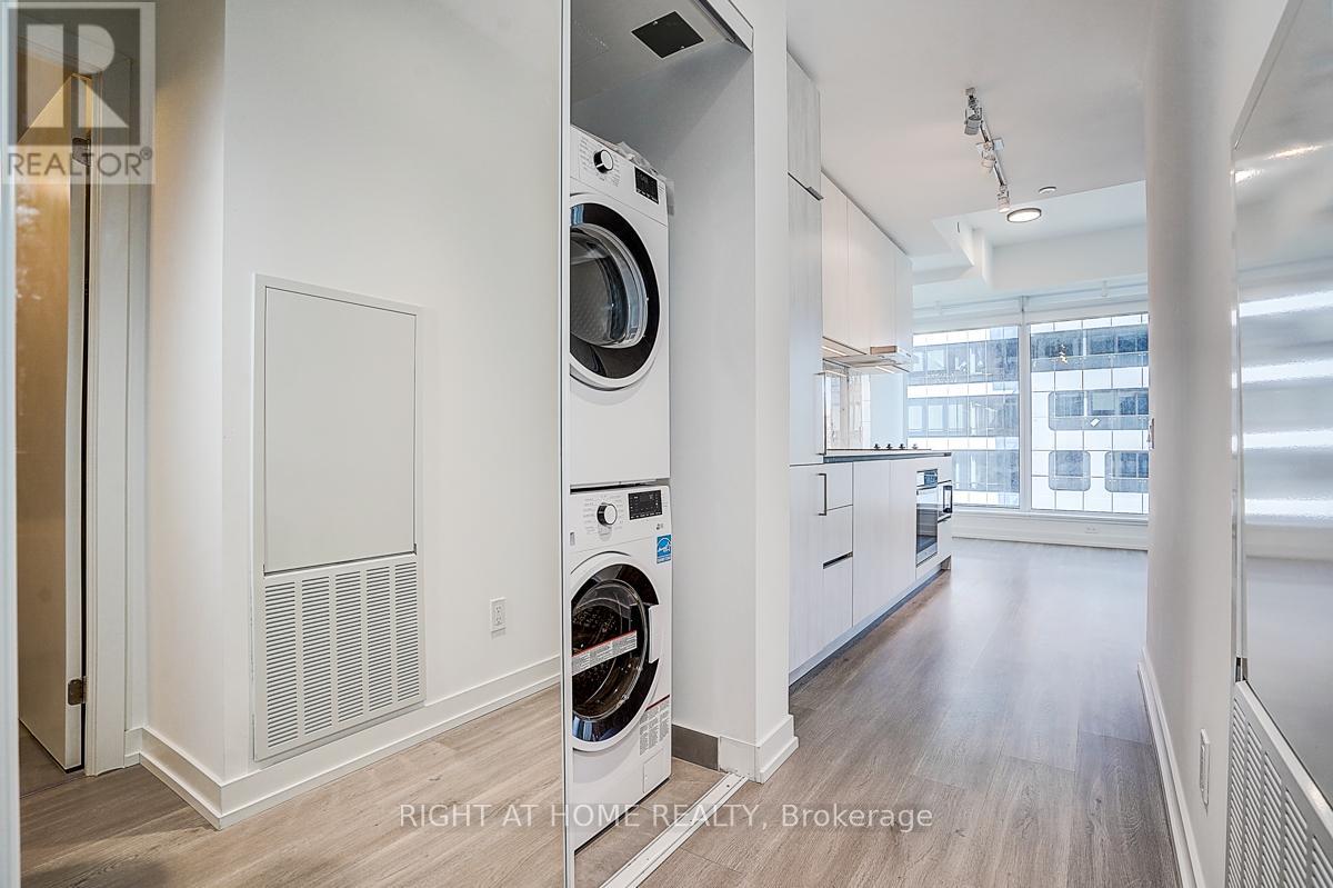 2606 - 8 Wellesley Street W, Toronto, Ontario  M4Y 0J5 - Photo 29 - C13224822