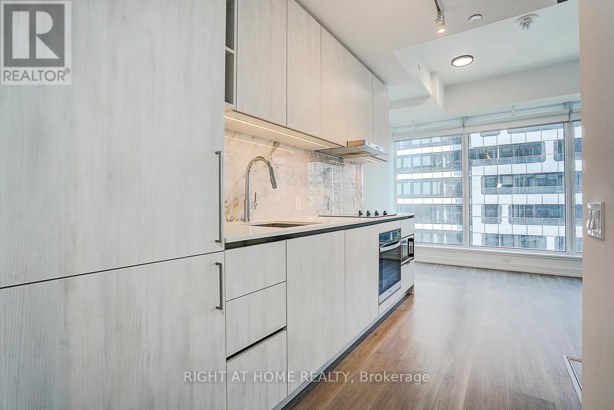 2606 - 8 Wellesley Street W, Toronto, Ontario  M4Y 0J5 - Photo 4 - C13224822