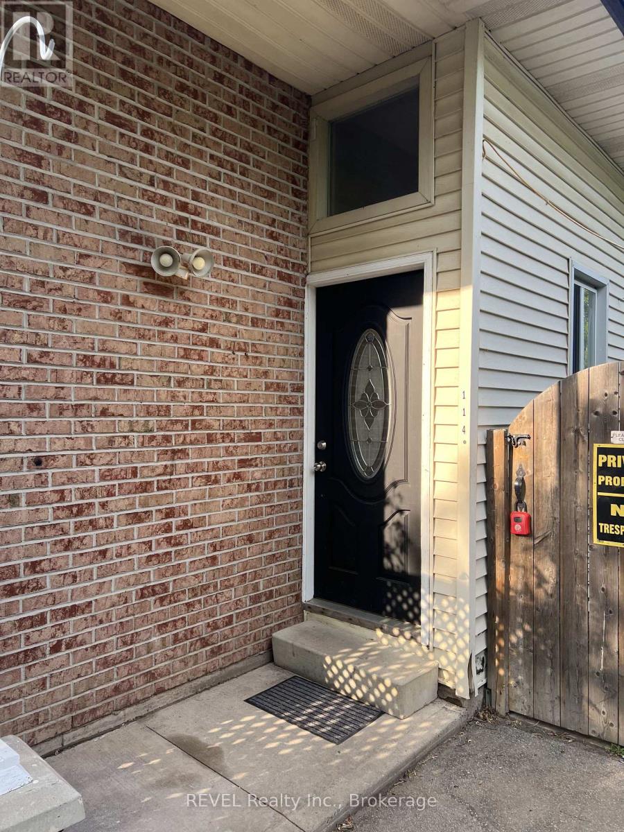114 Bartlett Street, Thorold, Ontario  L2V 4Y5 - Photo 2 - X13234390