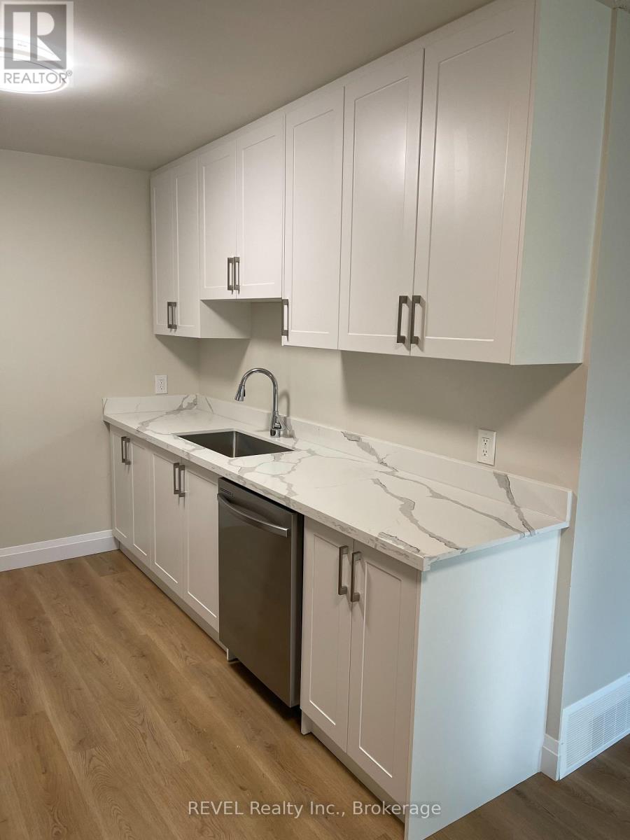 114 Bartlett Street, Thorold, Ontario  L2V 4Y5 - Photo 5 - X13234390