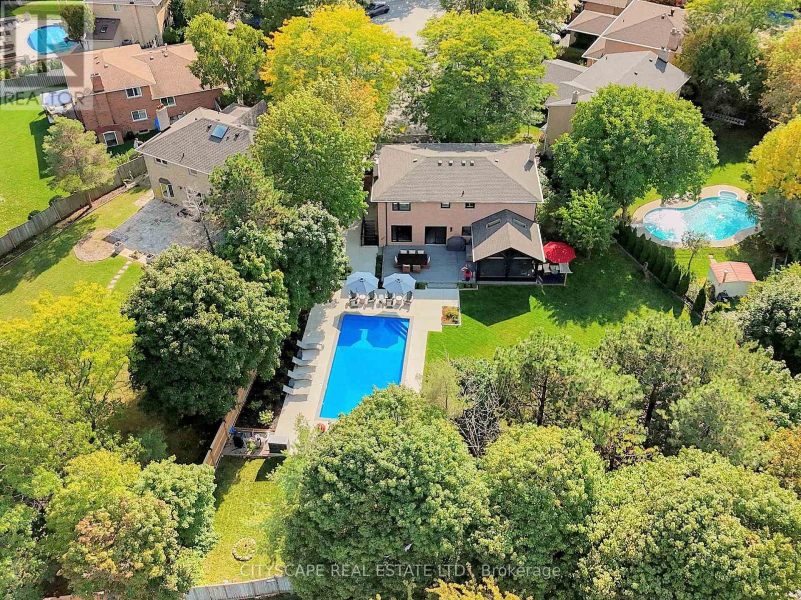 2585 Kenna Court, Mississauga, Ontario  L5K 2K4 - Photo 1 - W13233960