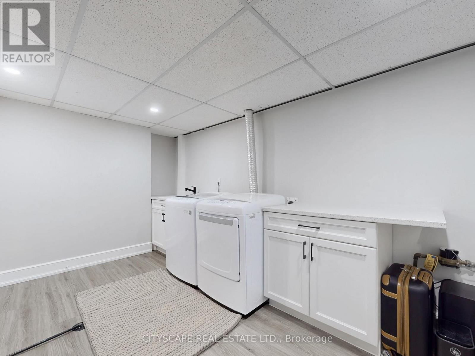 2585 Kenna Court, Mississauga, Ontario  L5K 2K4 - Photo 34 - W13233960