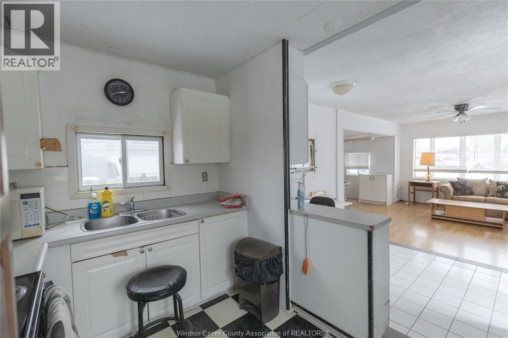 3 Oak Court, Mcgregor, Ontario  N0R 1J0 - Photo 5 - 26003505