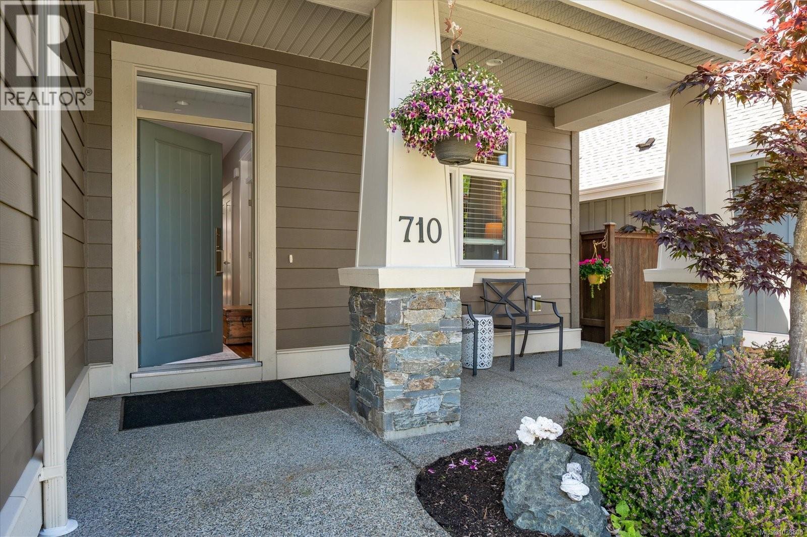 710 West Ridge Way, Qualicum Beach, British Columbia  V9K 0A9 - Photo 2 - 1038808