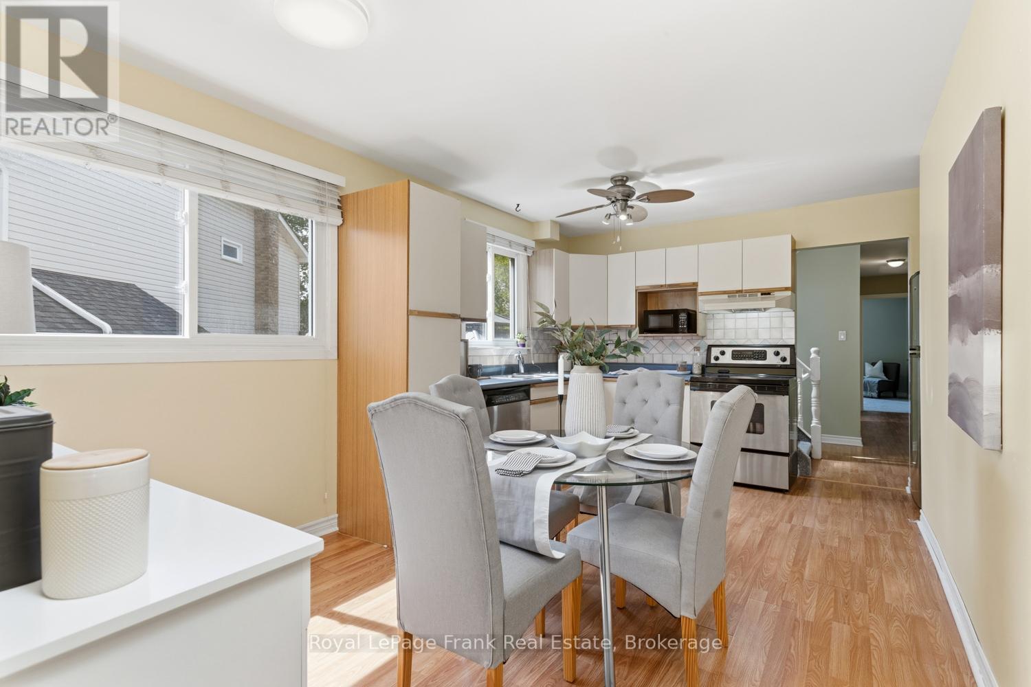 14 Beecroft Court, Whitby, Ontario L1P 1C7 - Photo 11 - E13234266