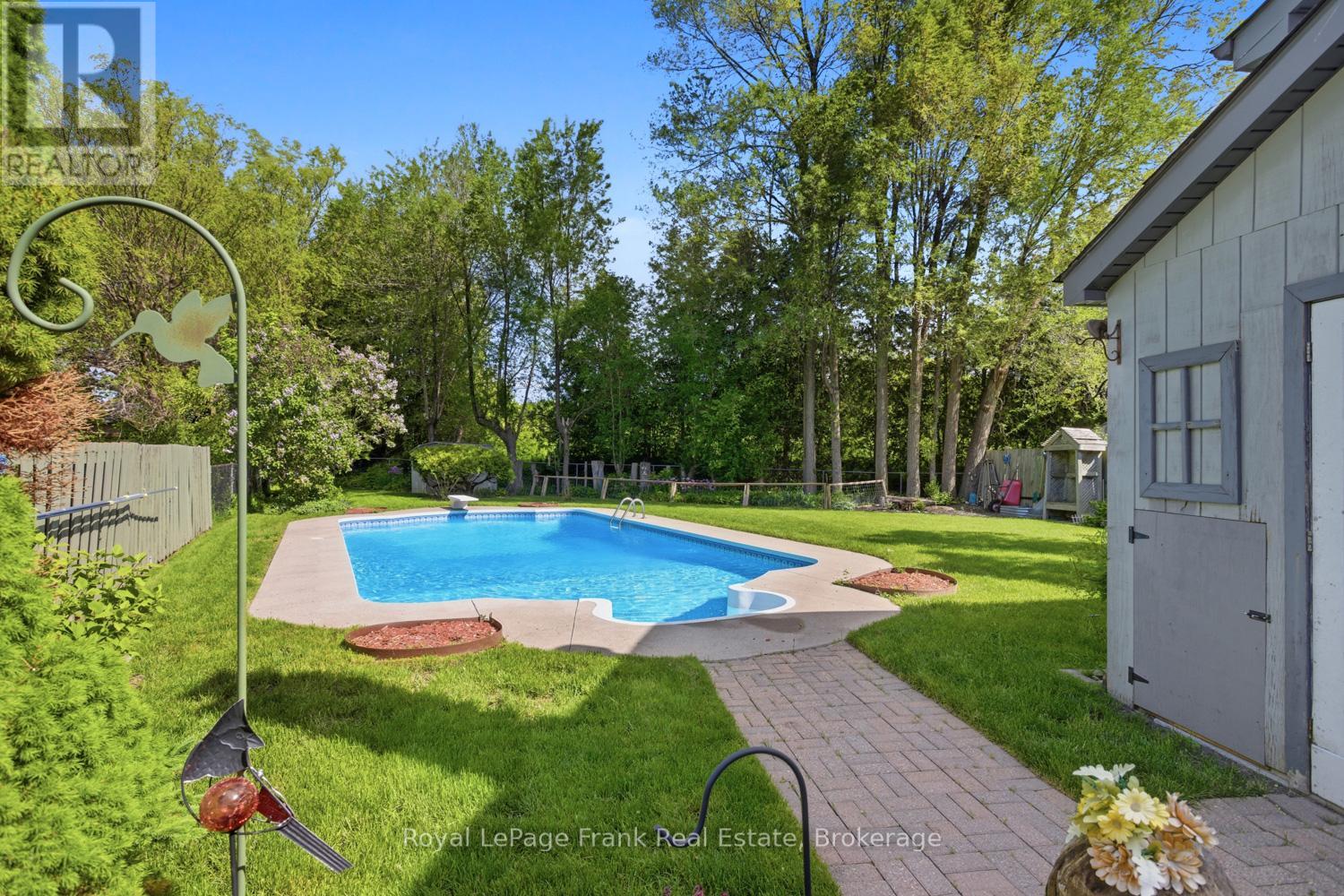 14 Beecroft Court, Whitby, Ontario L1P 1C7 - Photo 3 - E13234266