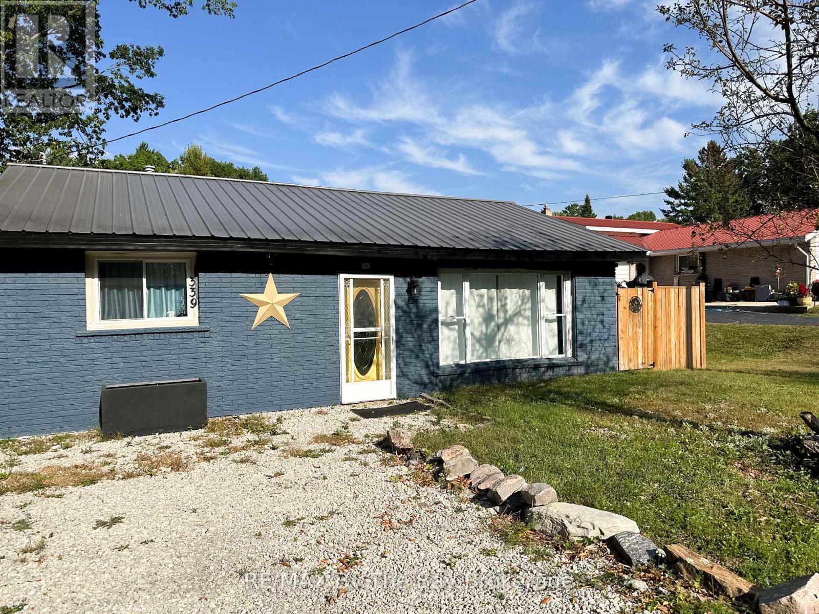 339 Zoo Park Road, Wasaga Beach, Ontario  L9Z 1S7 - Photo 1 - S13234370