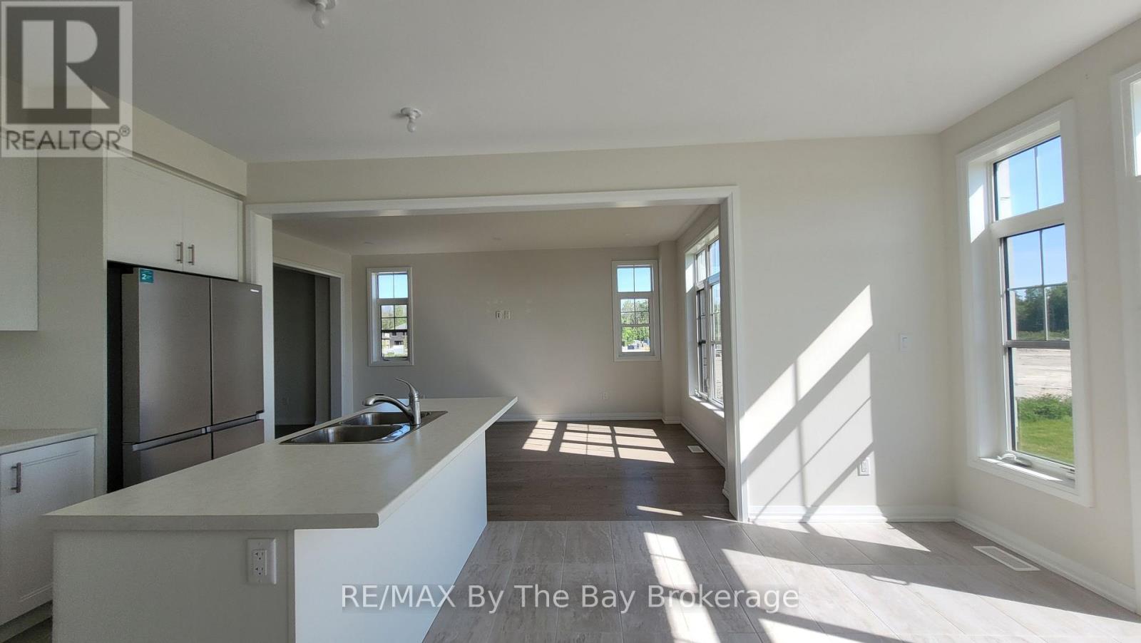 194 Union Boulevard, Wasaga Beach, Ontario  L9Z 0N9 - Photo 11 - S13234394