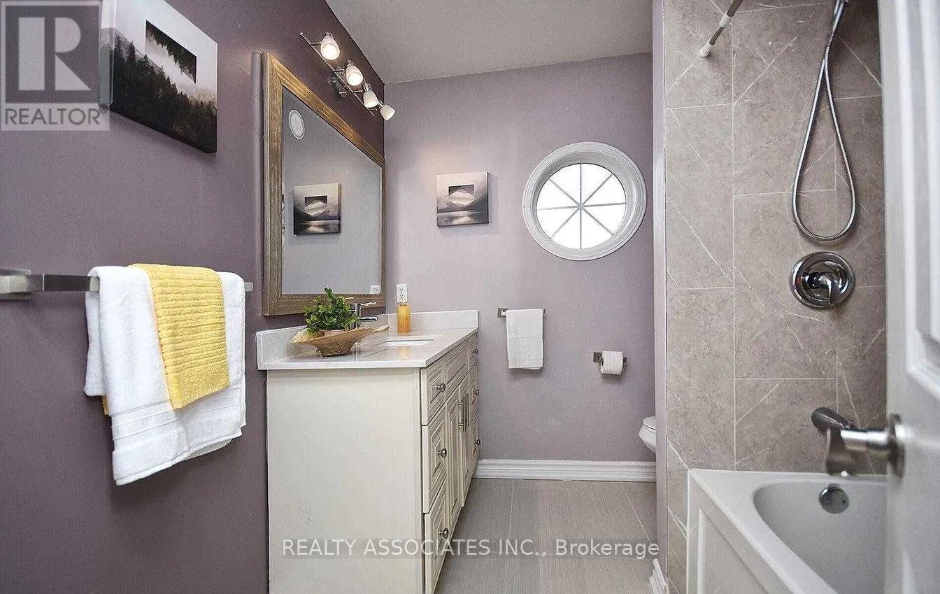 33 Holloway Road, Markham, Ontario  L3S 4P2 - Photo 8 - N13228202