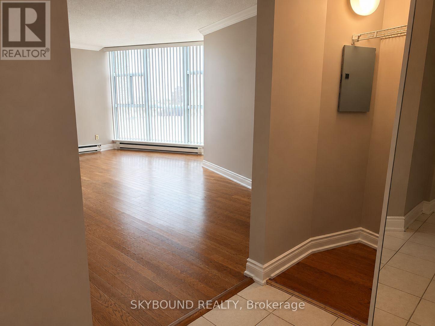 301 - 1360 Rathburn Road, Mississauga, Ontario  L4W 4H4 - Photo 9 - W13172900