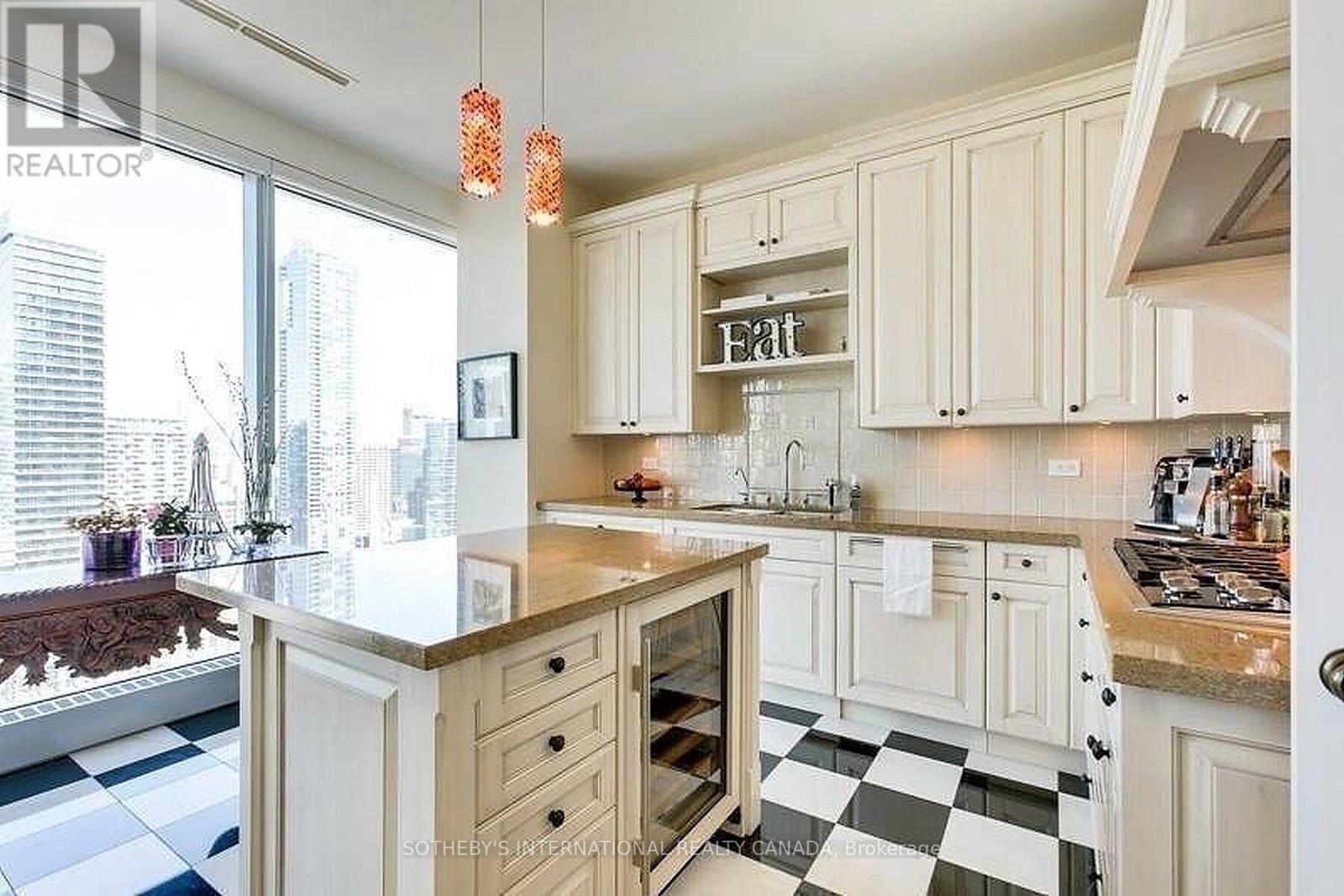 2602 - 183 Wellington Street W, Toronto, Ontario  M5V 0A1 - Photo 11 - C13234114