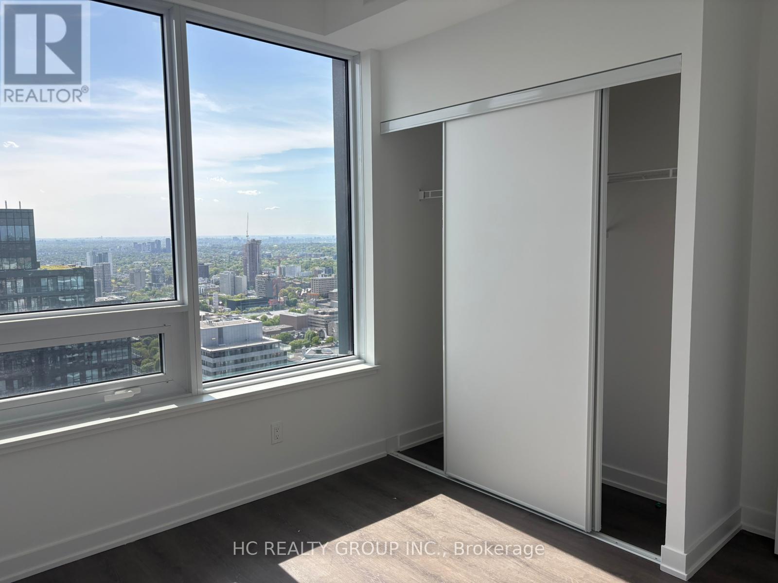 5201 - 8 Wellesley Street W, Toronto, Ontario  M4Y 0J5 - Photo 3 - C13234430