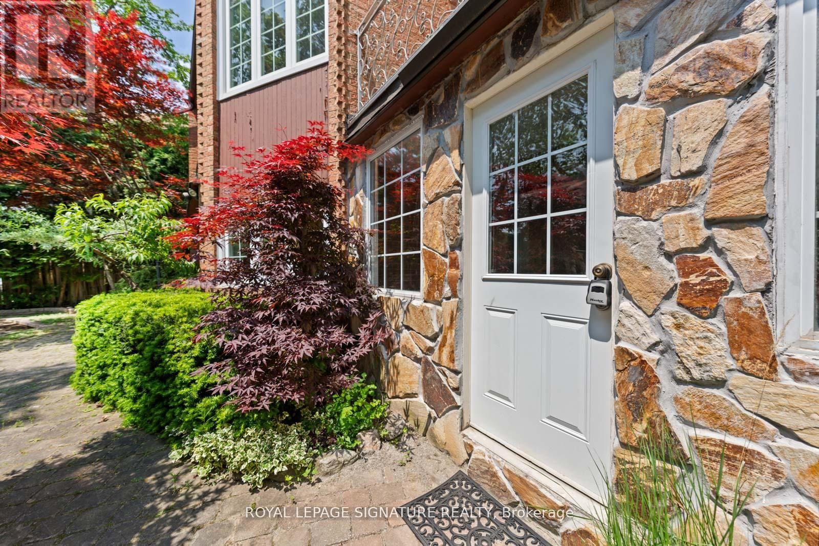 23 Brandy Court, Toronto, Ontario  M3B 3C6 - Photo 8 - C13234506