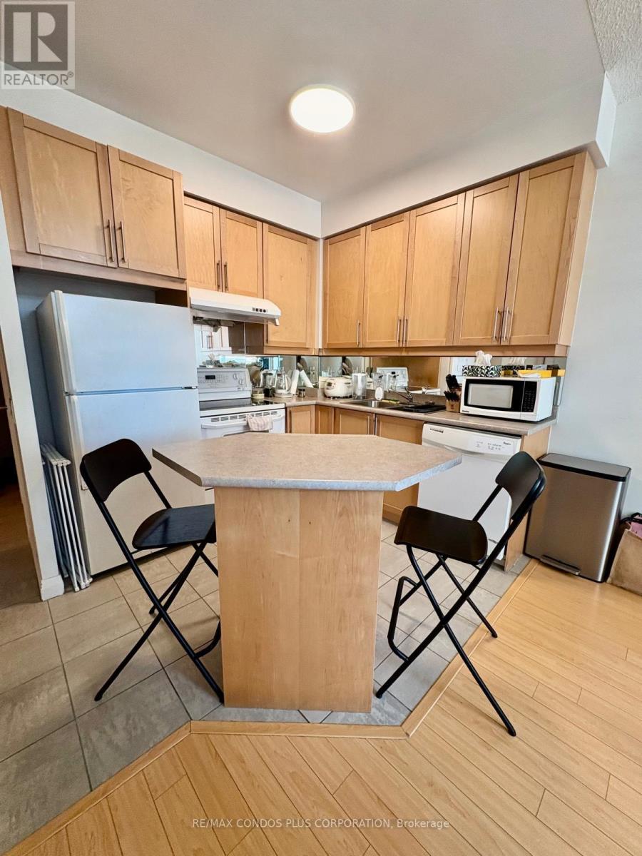 1005 - 1121 BAY STREET, Toronto, Ontario