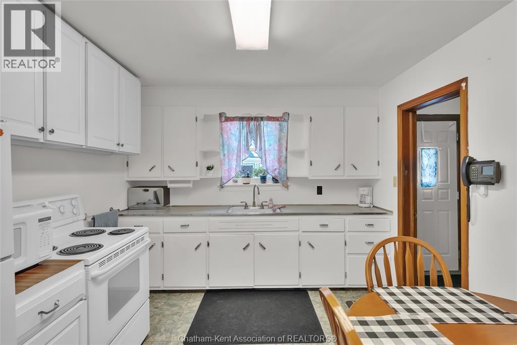 90 Main Street, Wallaceburg, Ontario  N8A 2G8 - Photo 8 - 26012922