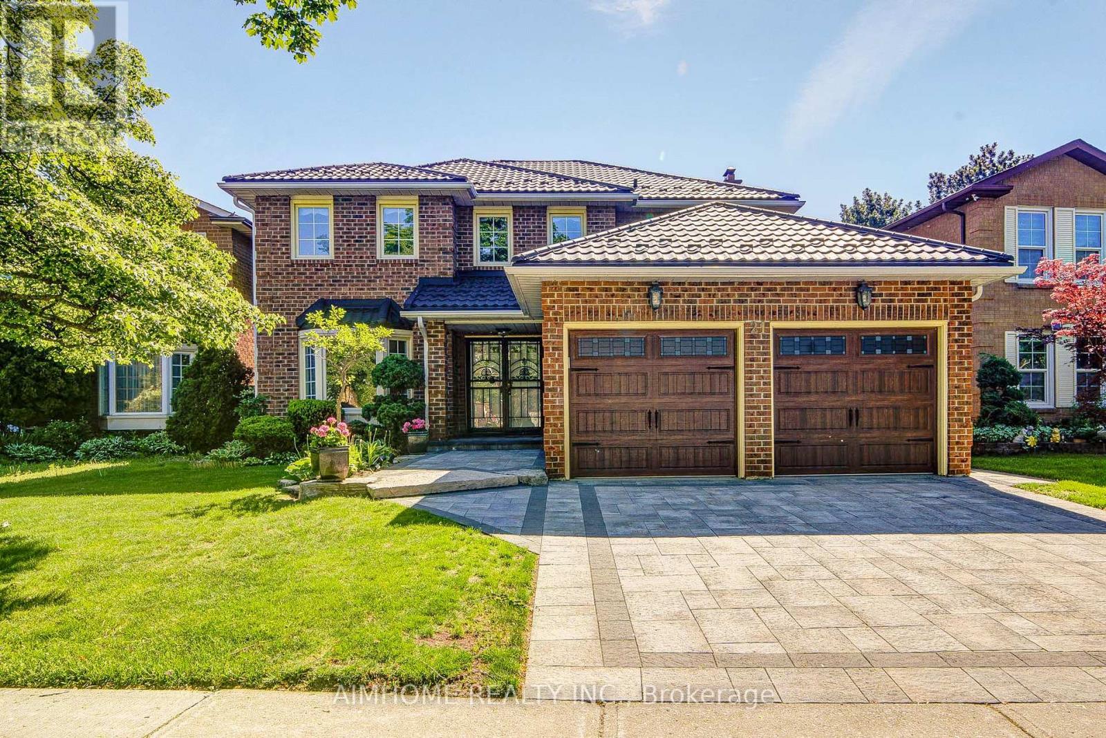 21 CALTHORPE AVENUE, Toronto, Ontario