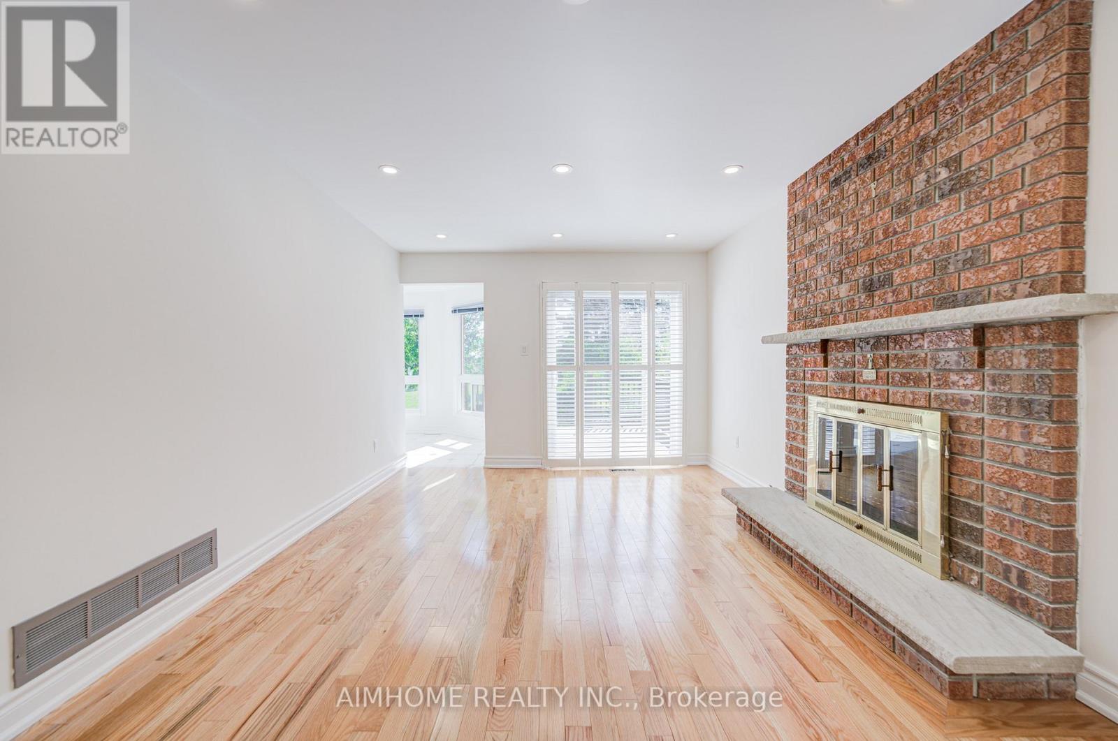 21 Calthorpe Avenue, Toronto, Ontario  M1C 3S3 - Photo 12 - E13234354